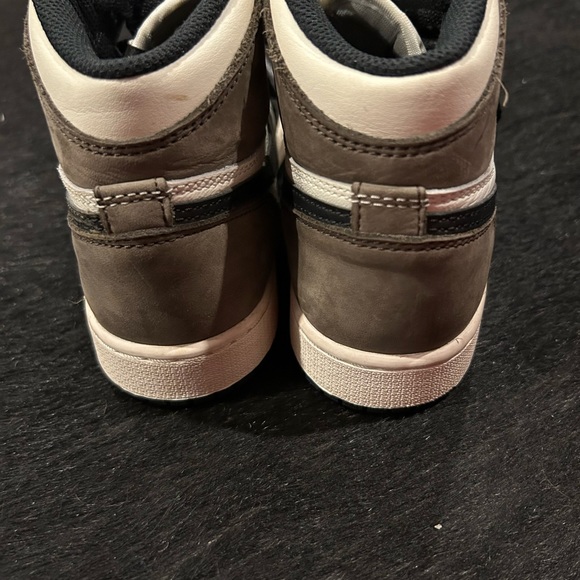 Jordan 1 Retro High Dark Mocha GS 3.5Y - Picture 4 of 6